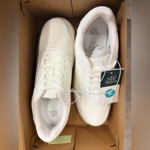 Wild Fable Lola Sneakers White Size 8 Women’s NWT NIB Memory Foam $30 MSRP‎